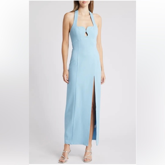 Elliatt Dresses & Skirts - Elliatt Tuning Halter Neck Column Gown